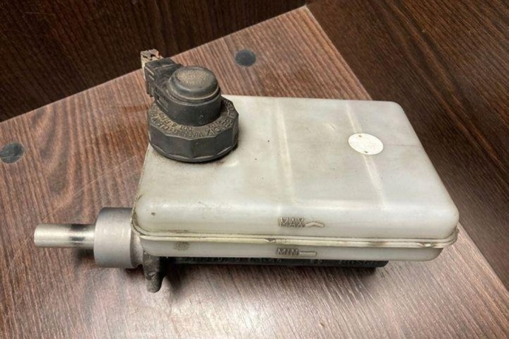PISTON DE FREIN IVECO DAILY IV FLATBED 21027999 3.0L DIESEL 107KW
