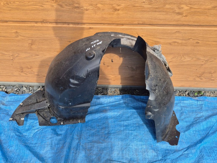 AUDI A1 82A 18- PASSAGE DE ROUE AVANT DROIT 82A809958