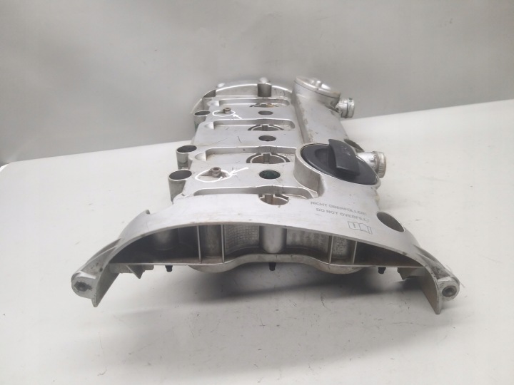 COUVERCLE DE SOUPAPES AUDI A4 B6 PASSAT B5 2.0 FSI AWA 150KM 06D103469E