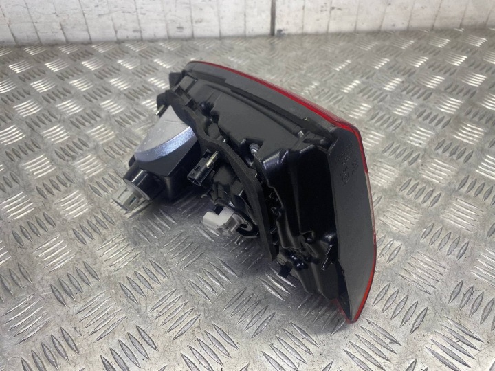 PHARE DROITE ARRIÈRE DROIT ARRIÈRE DANS COUVERCLE DE COFFRE NISSAN QASHQAI II J11 22618013