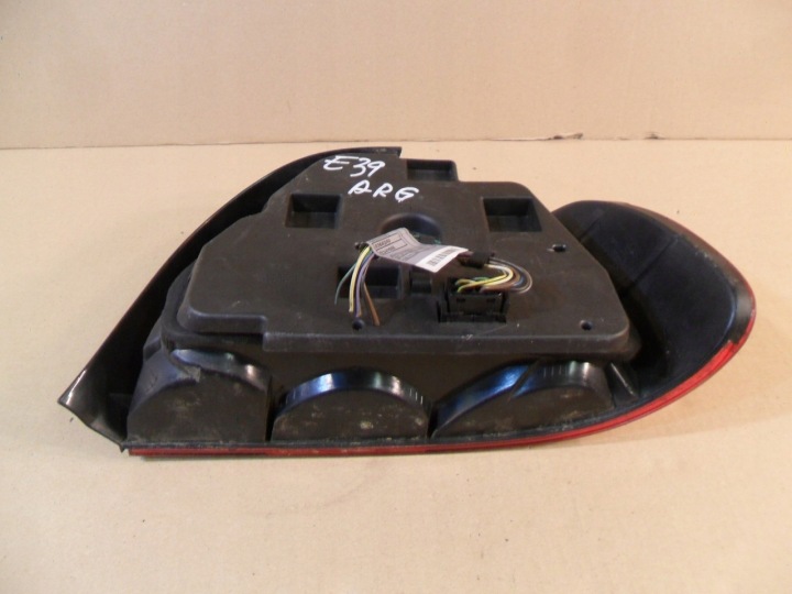 BMW E39 BERLINE PHARE DROIT ARRIÈRE ARRIÈRE 8363565