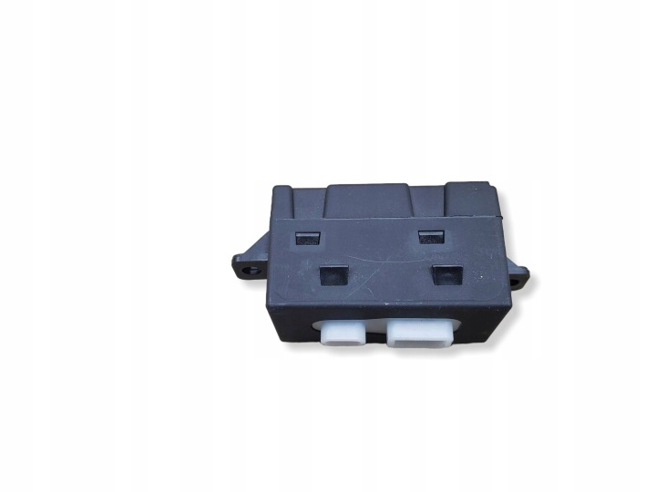 JEEP GRAND CHEROKEE WL 68422883AC ARRIÈRE CÔTÉ DROITE PRISE USB