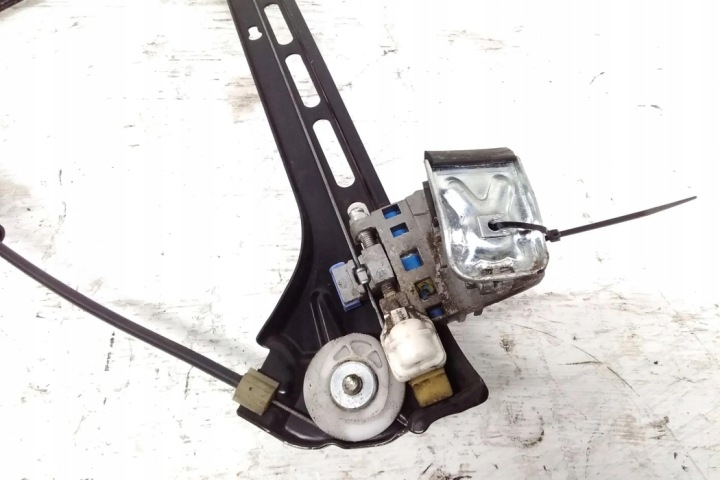ÉLÉVATEUR VITRES DROITS AVANT PORTES MERCEDES-BENZ E CABRIO (A207)