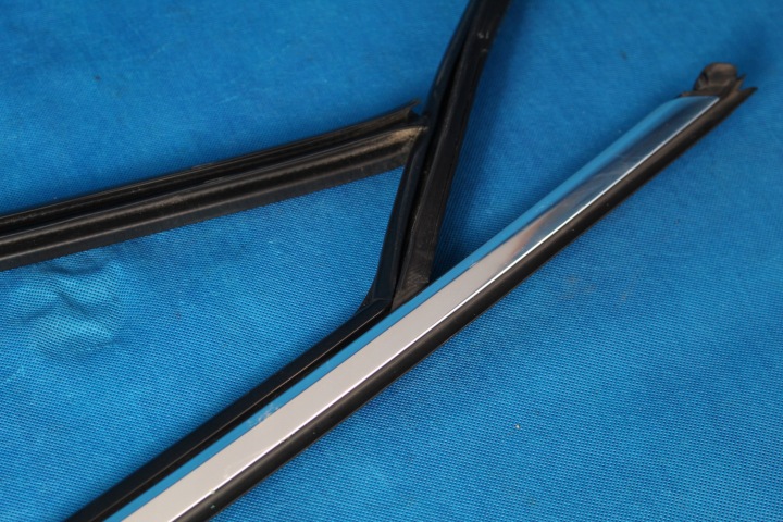 AUDI A8 D5 MOULURE CHROME VITRES AVANT GAUCHE 4N0837431A B 2017R