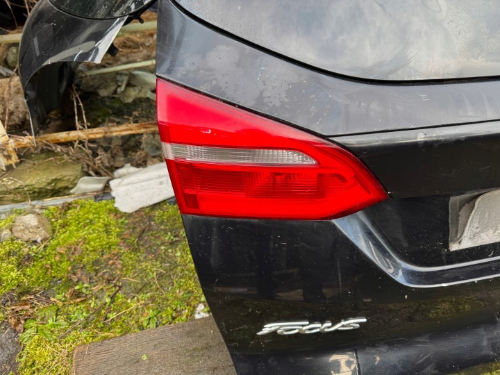 FORD FOCUS MK3 LIFT UNIVERSEL COUVERCLES DE COFFRE ARRIÈRE COUVERCLES DE COFFRE