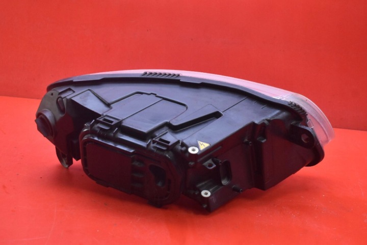 PROJECTEUR GAUCHE PHARE AVANT LENTILLE XÉNON EUROPE 160135-00 AUDI A6 C6 04-08