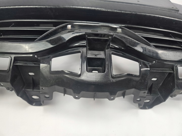TOYOTA YARIS IV 4 2020 GRILLE SRODKOWAGRILL PARE-CHOCS AVANT 53111-K0020