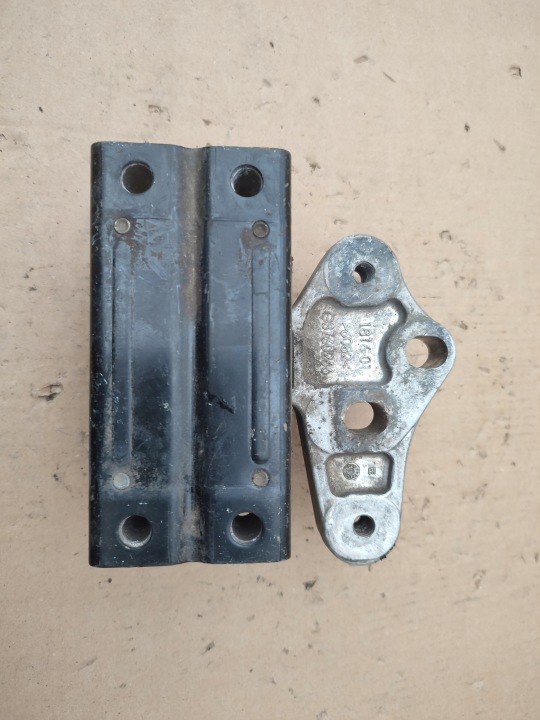 AVANT COUSSIN MOTEUR FORD TRANSIT CUSTOM G3160266