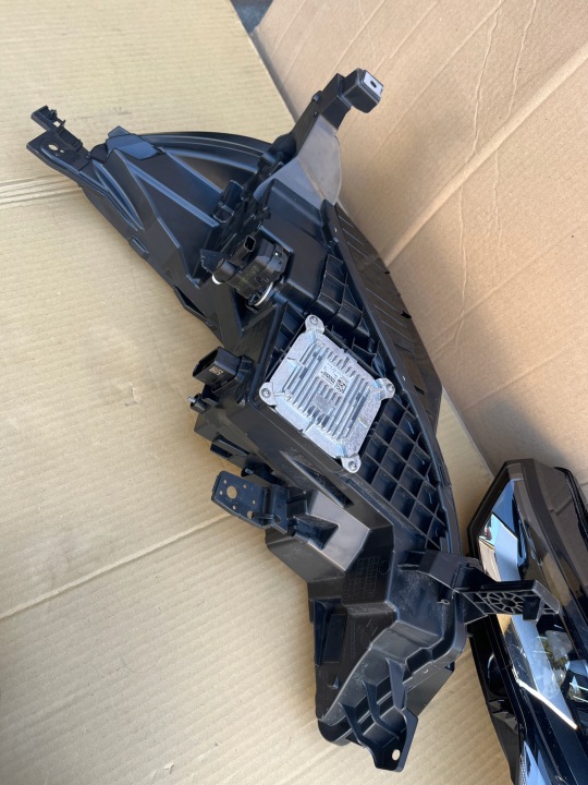 PHARE AVANT RENAULT DROITE GAUCHE CAPTUR II LIFT 260107674R