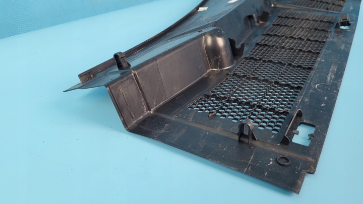 PEUGEOT 308 III P5 21R DOUBLURE DE PASSAGE DE ROUE SUPÉRIEUR DROIT 9831551280