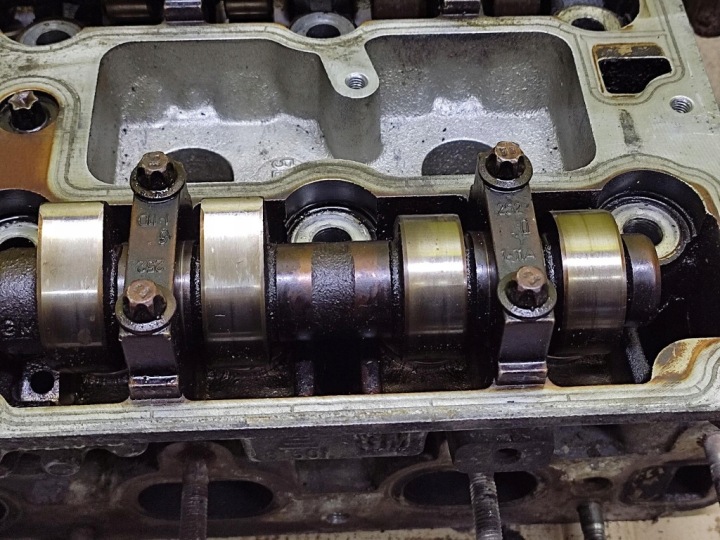 OPEL VECTRA C 1.8 16V CULASSE MOTEUR 9242094
