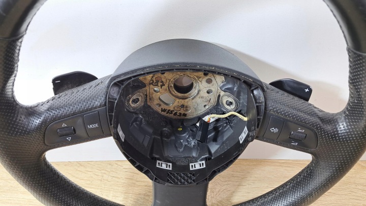 AUDI Q7 4L VOLANT MULTIFONCTION 4F0419091DG