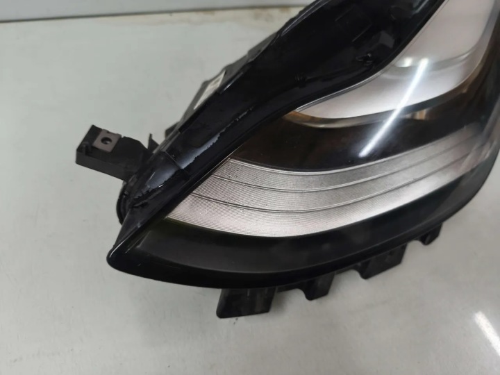 TESLA MODÈLE 3 PHARE AVANT GAUCHE 2020 SALOON 4/5DR 1077379-00-C (19-24) EV