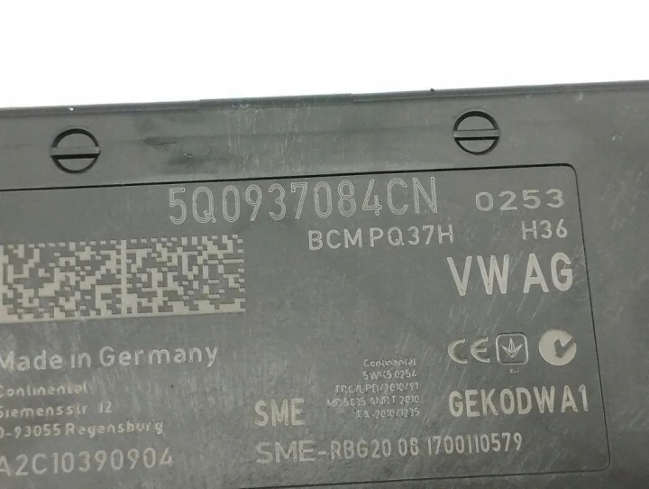 AUDI Q2 81A MODULE CONTRÔLEUR FUSIBLE 5Q0937084CN