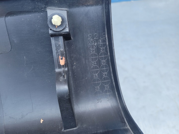 LEXUS RX350H RX450H+ 2023- 23- MOULURE SUR PORTES DROIT AVANT