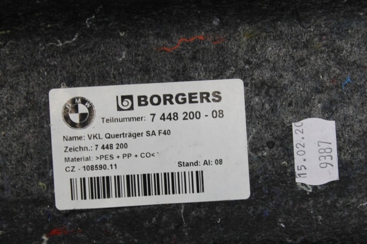 MOULURE DÉCORATIVE COUVERCLES DE COFFRE BMW F40 7448200 2.0L DIESEL 110KW 2020