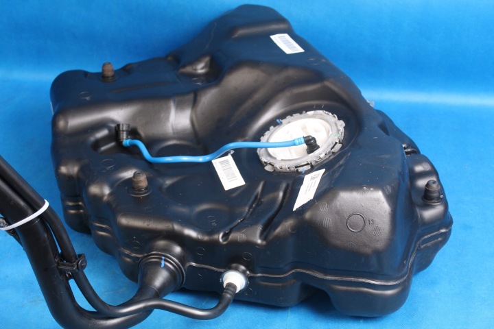 AUDI A4 B9 8W 1.4 TSI RÉSERVOIR CARBURANTS 8W0201021CJ POMPE 8W0919087L 2017R