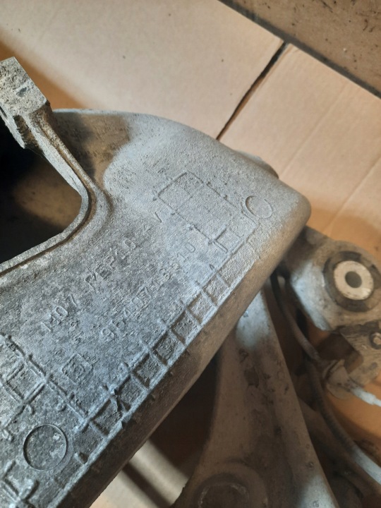 CHÂSSIS CHÂSSIS ARRIÈRE PEUGEOT 807 1.8B 85KW OE 9640718610