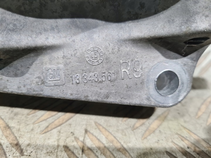 POIGNÉE SUPPORT FIXATION MOTEUR OPEL ASTRA J 1.6 CDTI