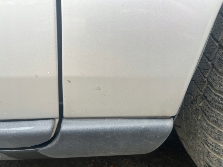 VOLVO V70 II LIFT AILE DROIT AVANT DROIT AVANT 42600