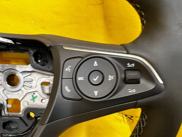 NEUF VOLANT CUIR MULTIFONCTION AVEC CHAUFFAGE OPEL GRANDLAND X