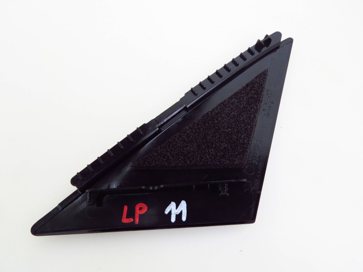 PROTECTION BOUCHON TRIANGLE PORTES GAUCHE AVANT AVANT VOLVO S60 III V60 II