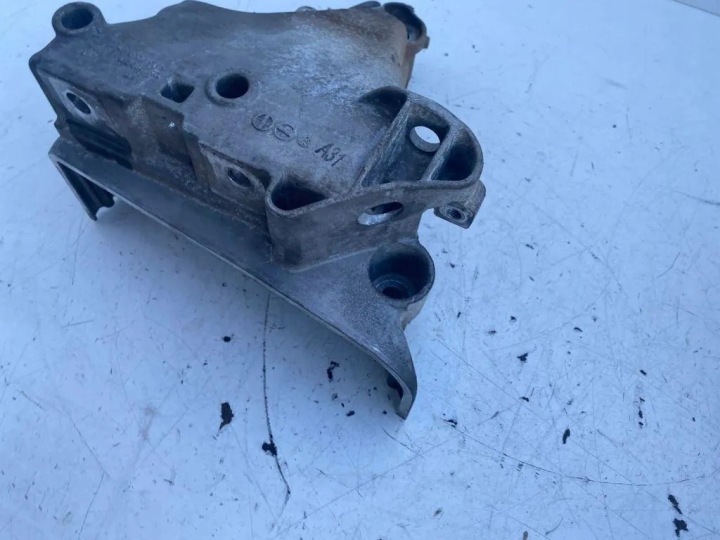 COUSSIN MOTEUR DROITE VW PASSAT B8 (3G2) 05E199275 GASOLINE 2019