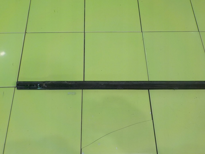 NISSAN QASHQAI J11 II 14R 5D MOULURE RACLOIR GAUCHE AVANT