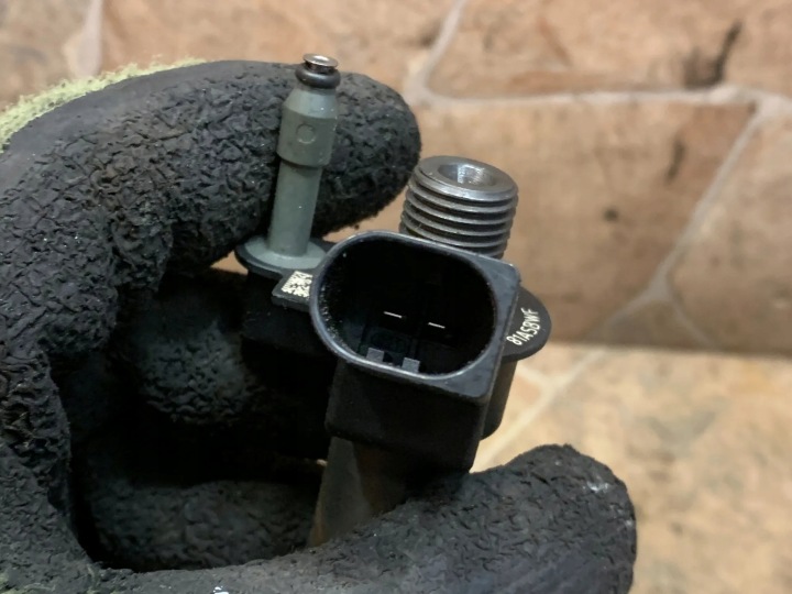 INJECTEUR BMW X5 (F15, F85) 8514151 2.0L DIESEL 170KW 2015