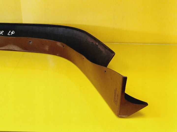 MOULURE GARDE-BOUE GAUCHE AVANT ISUZU TROOPER NR78