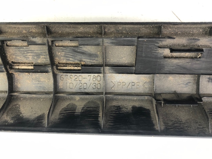 LEXUS NX 300H MOULURE SEUIL 67920-780