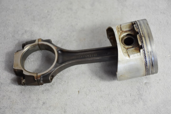 PISTON AVEC BIELLE LAND ROVER DISCOVERY II 4.0 HRC2382
