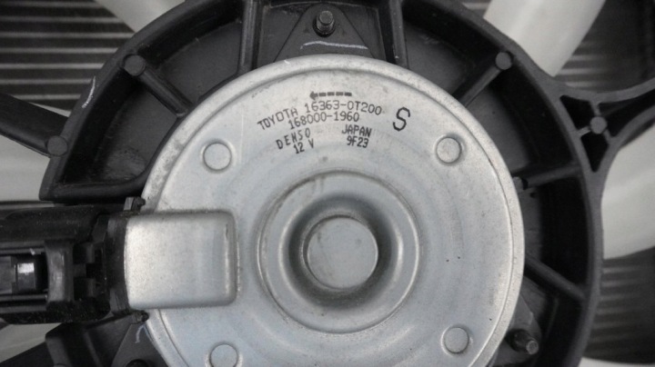 TOYOTA C-HR I VENTILATEUR RADIATEUR RADIATEUR 1.8 HYBRIDE CHR LIFT 16-23R