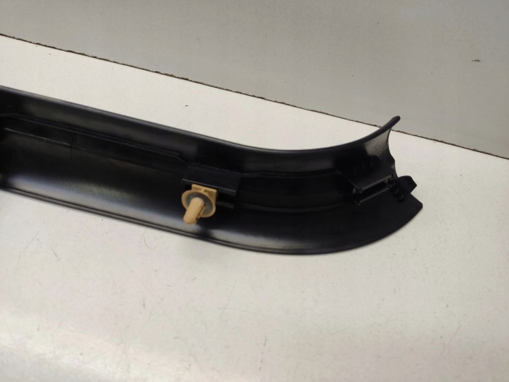 BMW 1 E81 E87 2010 REVÊTEMENT SEUIL PORTES AVANT 7058147