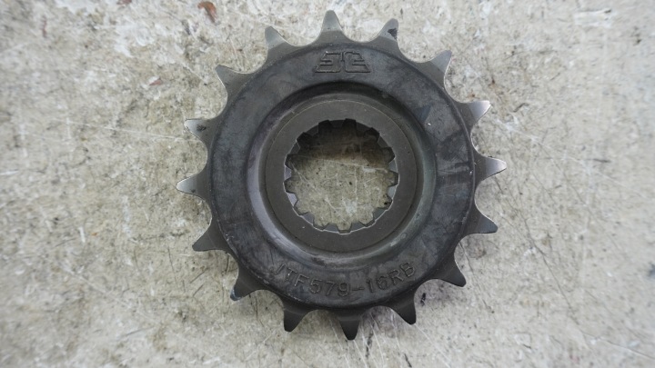 S472 YAMAHA XJR 1200 1300 FZ1 ENGRENAGE MENÉE AVANT JTF579-16RB
