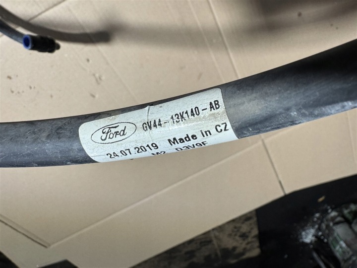 TUYAU FIL LAVE-GLACES AVANT GV44-13K140-AB FORD KUGA MK2 LIFT