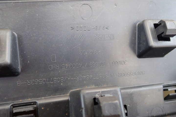 RENAULT CLIO IV MOULURE PORTES AVANT DROITE 801865598R