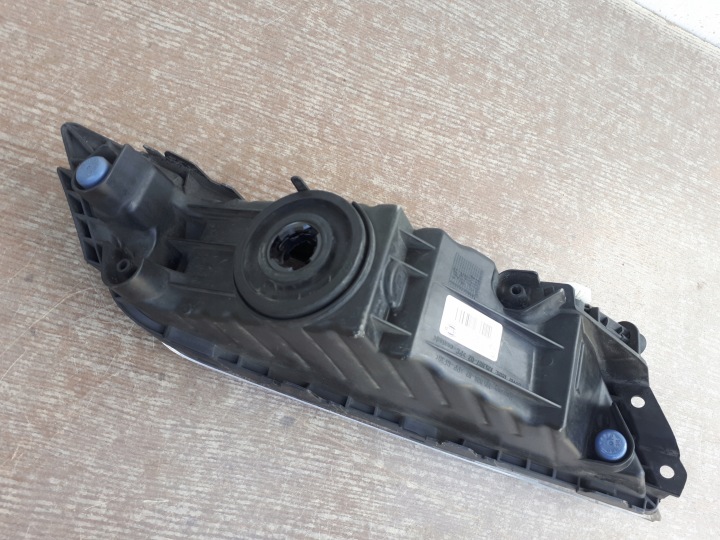 SKODA SUPERB III 3V0 15-19 PHARES ANTIBROUILLARD DROIT PHARE ANTIBROUILLARD 3V0.941.700.A