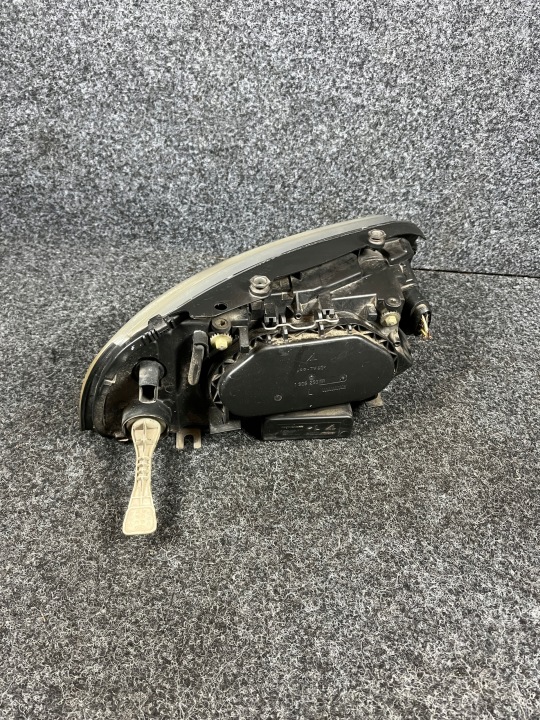 VW SHARAN MK1 RESTYLAGE PROJECTEUR PHARE GAUCHE AVANT GAUCHE AVANT 0301182201
