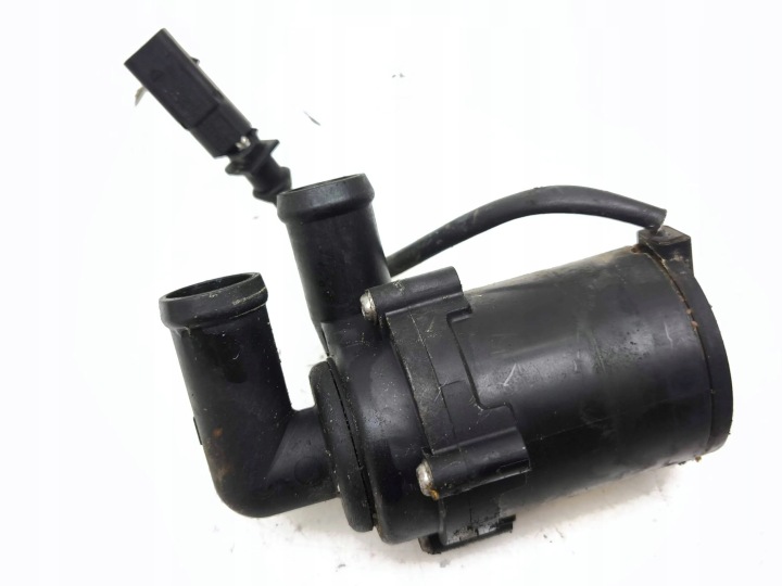 AUDI Q7 4L SUPPLÉMENTAIRE POMPE À EAU 2006 7L0965561H