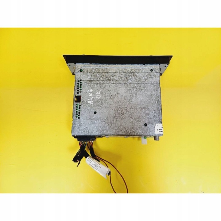 RADIO KASETOWE D'USINE AUDI A4 B6 8E0035152 NR24