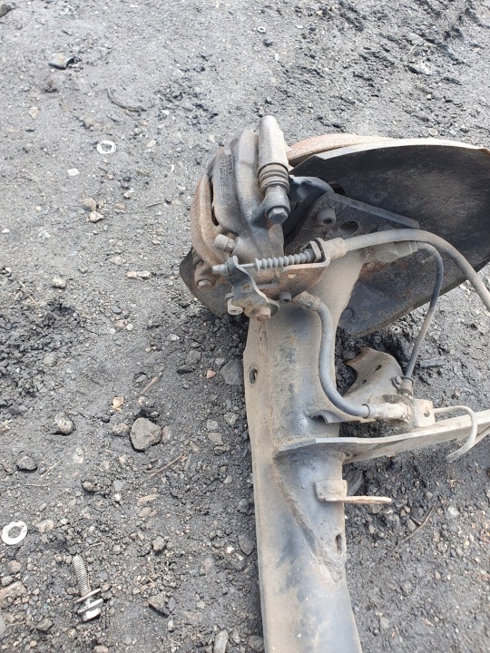 POUTRE ARRIÈRE SUSPENSIONS ÉTRIERS AUDI A6 C4 BERLINE 96R LY7M 2.8B PARFAITE
