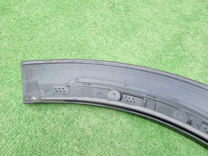 MOULURE SUR AILE DROITE AVANT VOLVO XC60 II 316500218