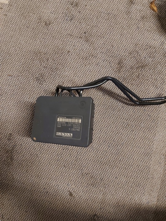 POMPE CONTRÔLEUR ABS VOLVO V50 S40