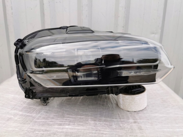PORSCHE TAYCAN 9J 19-24 PHARE AVANT DROITE COMPLET LED EUROPE EN TRÈS BON ÉTAT 9J1941032F