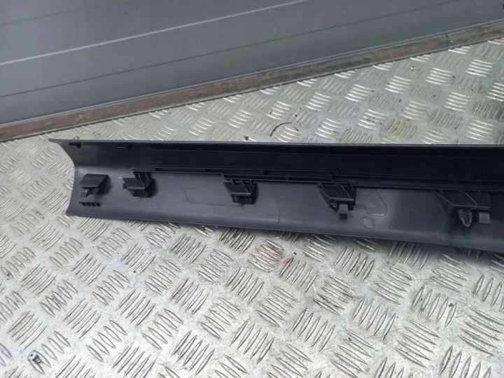 PIÈCES WYKONCZENIA AUDI A4 AVANT (8ED, B7) 8W1867272A 2.0L DIESEL