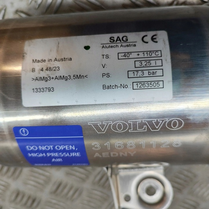 VOLVO XC60 2024 RÉSERVOIR AIR ARRIÈRE SUSPENSIONS PNEUMATIQUE