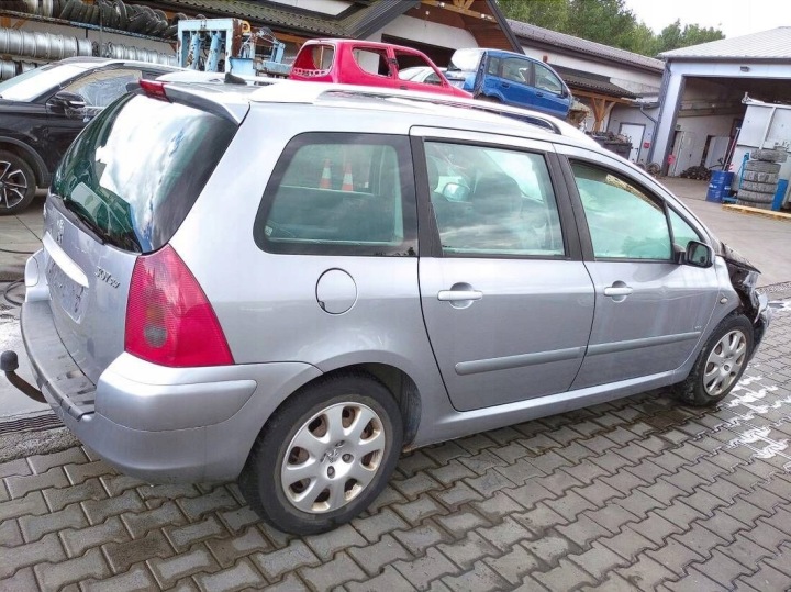 PEUGEOT 307 SW UNIVERSEL BREAK 01-05 PHARE GAUCHE ARRIÈRE ARRIÈRE EUROPE TYC