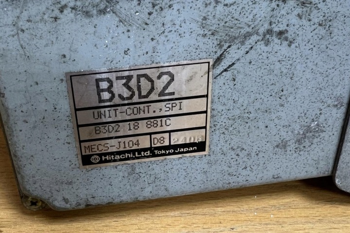 ORDINATEUR MOTEUR ECU MAZDA 121 II (DB) B3D218881C 1997