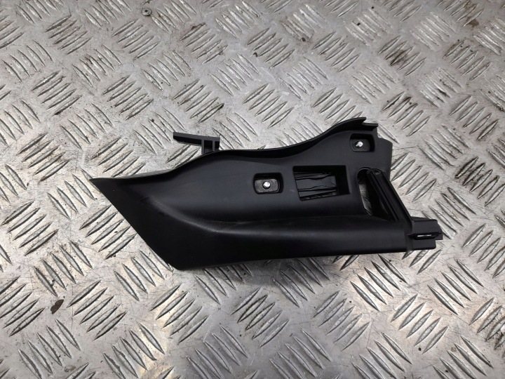 AUDI A3 S3 8V 8V4857792B ARRIÈRE CÔTÉ DROITE GUIDE COURROIE SÉCURITÉ